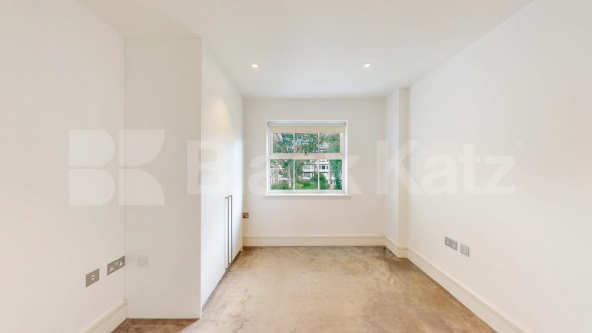 Spacious 3 bed 3 bath apartment set in a beautiful location  Adelaide Road, Primrose Hill / Chalk Farm